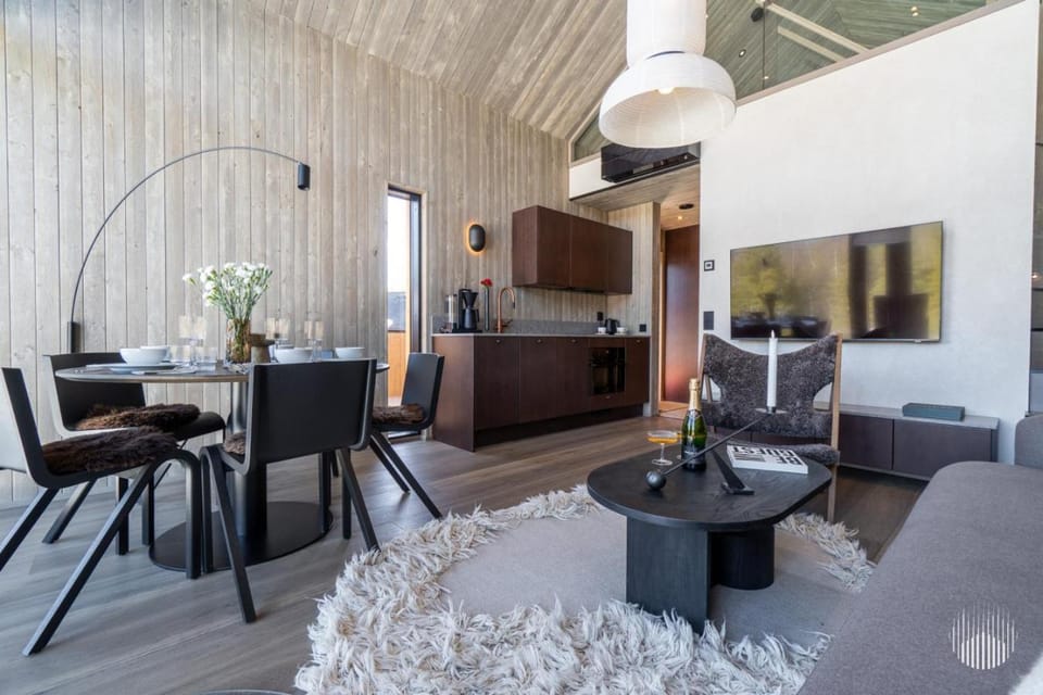Seating area, Dining area