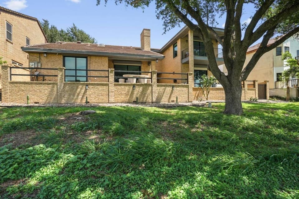 Property building, Natural landscape, Garden, Garden view