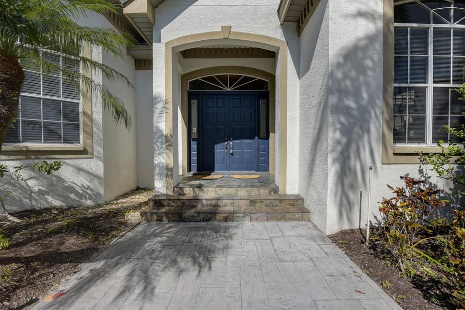 Property building, Facade/entrance