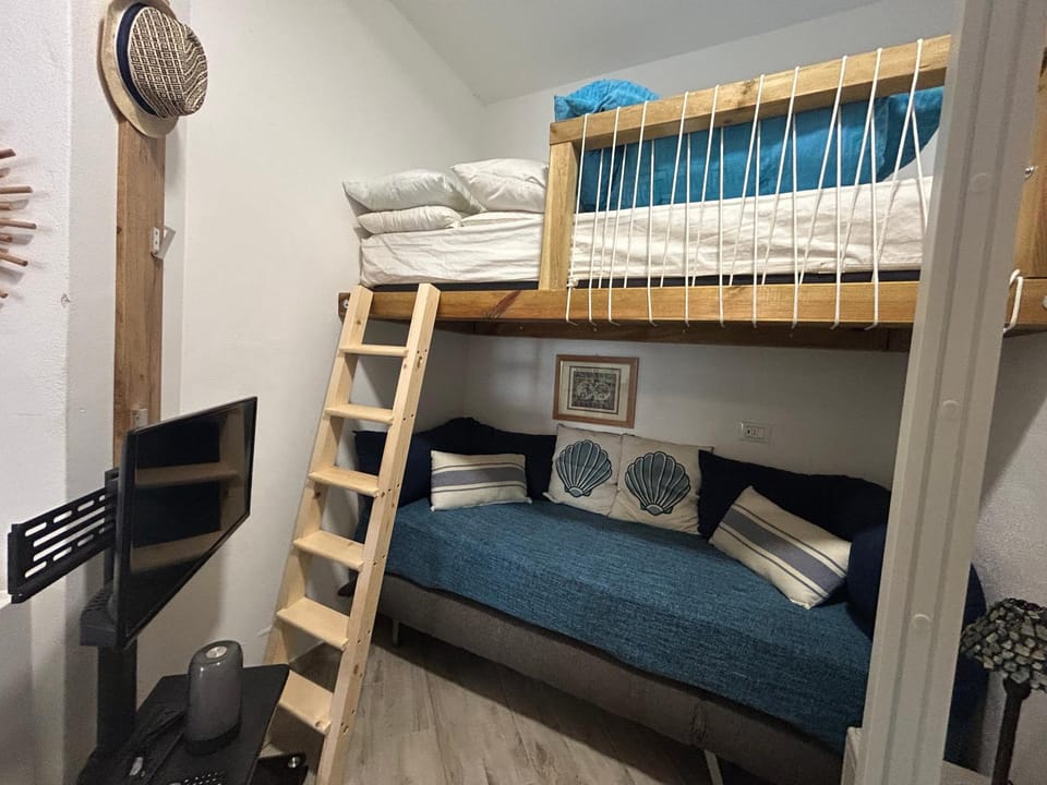 bunk bed