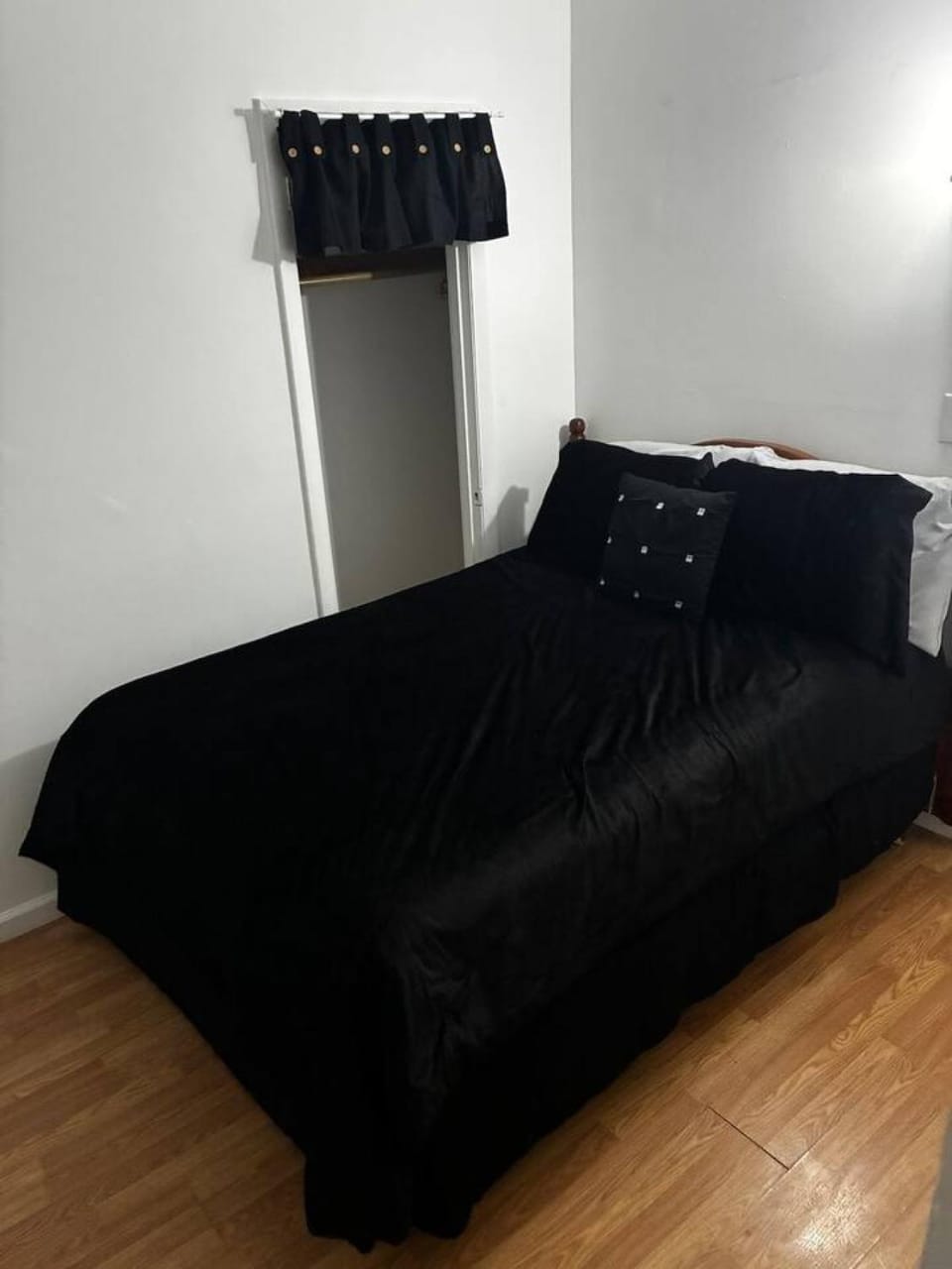 Stylish 3BR Schenectady Home. Steps from Rivers Casino. Pet-Friendly House in Rotterdam