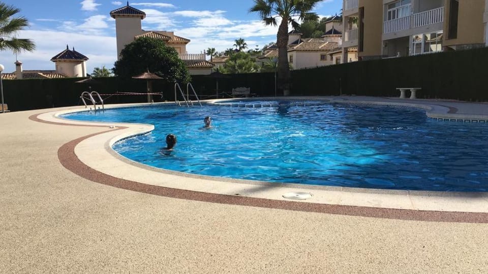 Swimming pool, Swimming pool