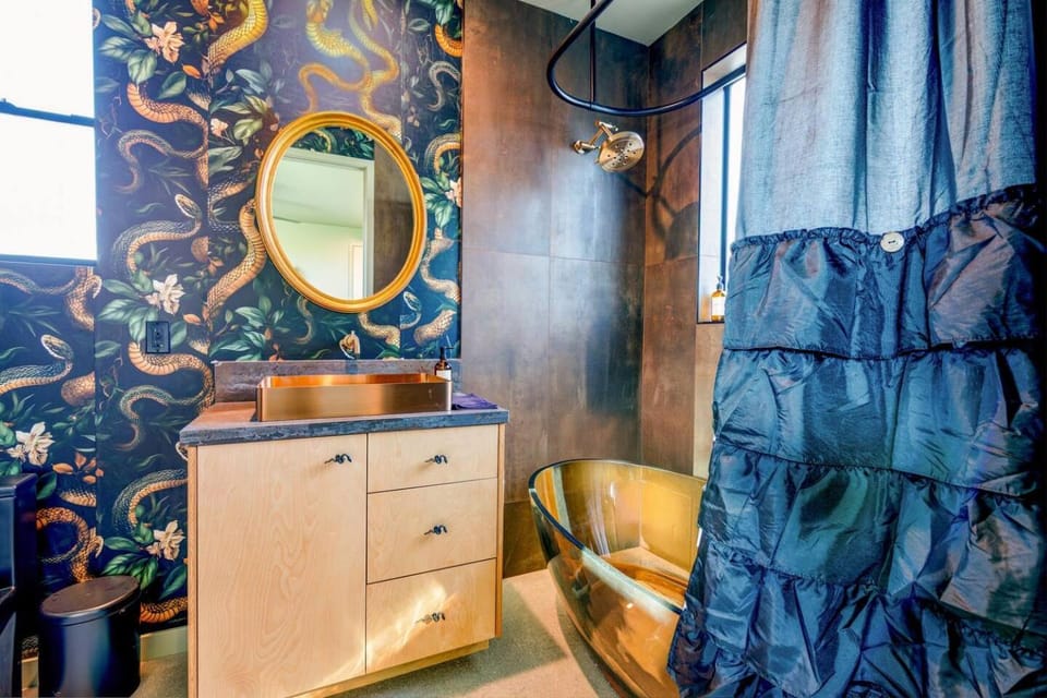 Walk to Pappy's| Resin Tub| Fireplace|Plunge Pool House in Pioneertown