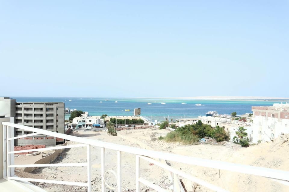 SkySea Luxury Studio sea view rooftop pools central Apartment in Hurghada