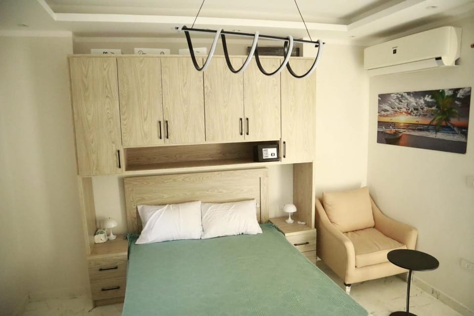 SkySea Luxury Studio sea view rooftop pools central Apartment in Hurghada