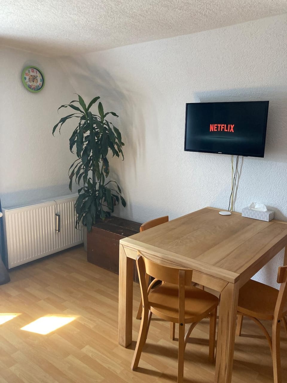 TV and multimedia, Living room, Dining area