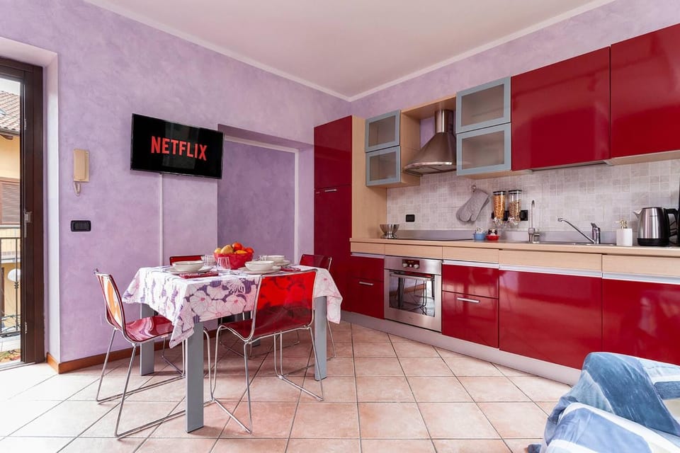 Dining area, microwave, oven, kitchen