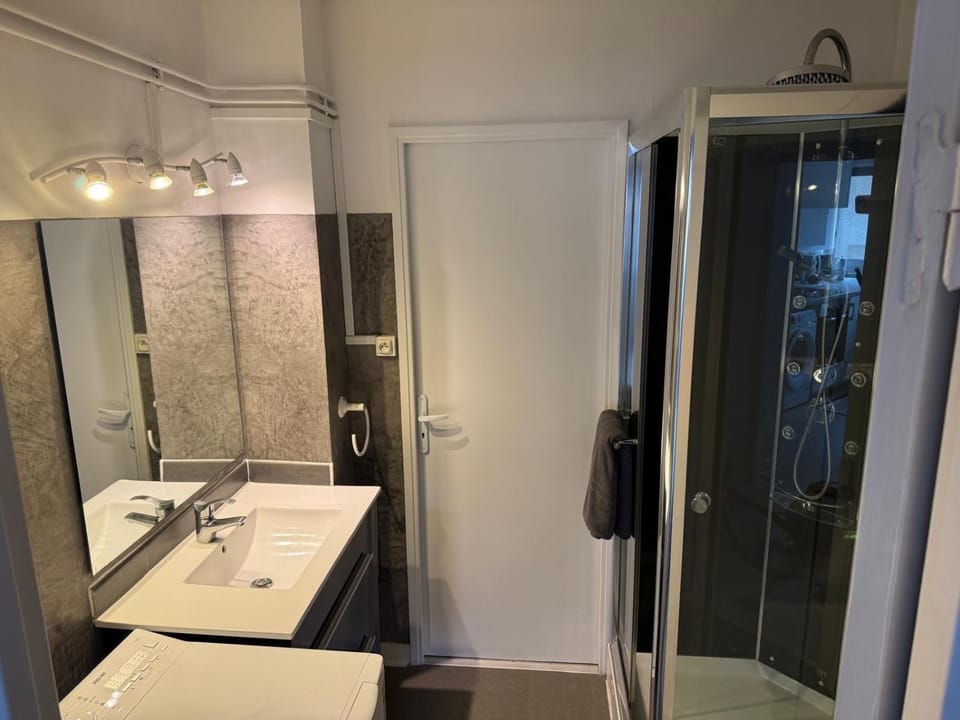 Shower, Bathroom