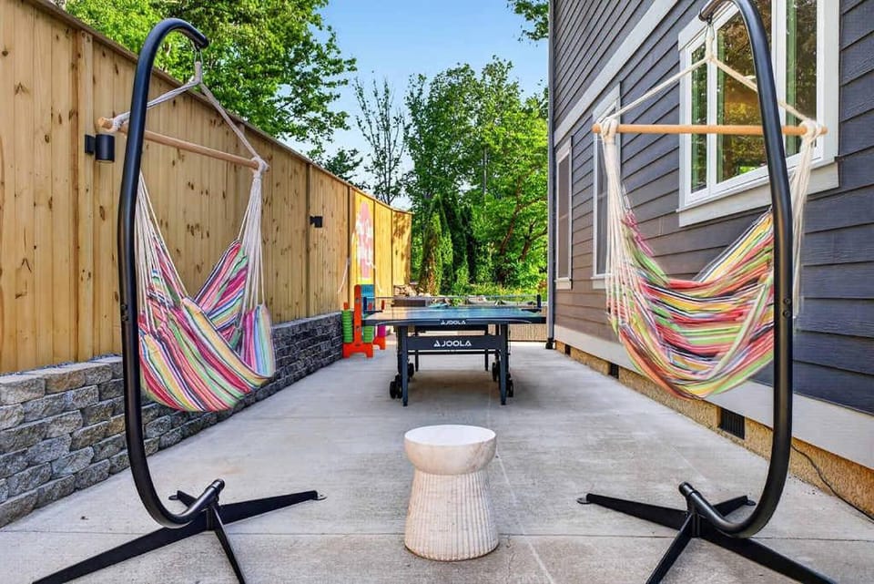 Outdoor Games Hot Tub Firepit Grill Sauna House in Swannanoa