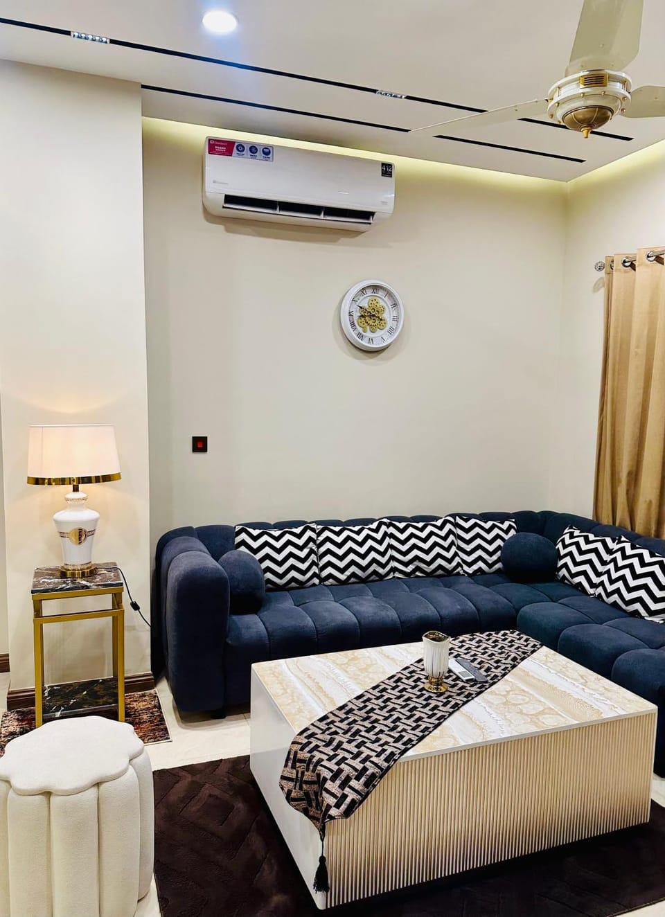 Modern 1BR Apartment in Zeta Mall Islamabad Rooftop Pool & Mall Access Apartment in Islamabad