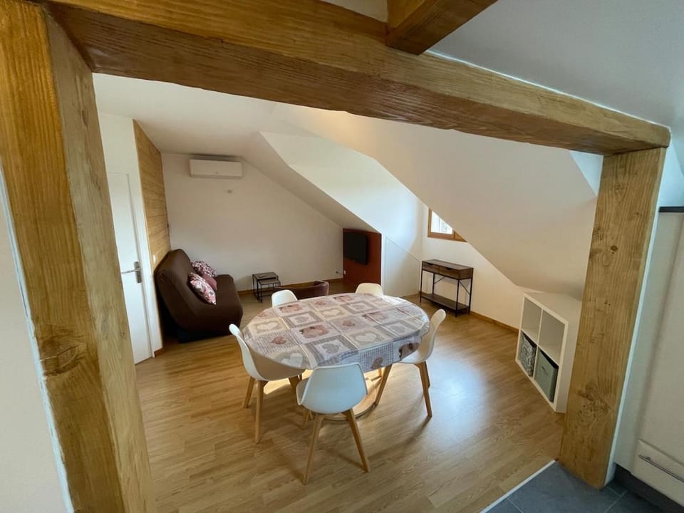 Living room, Dining area