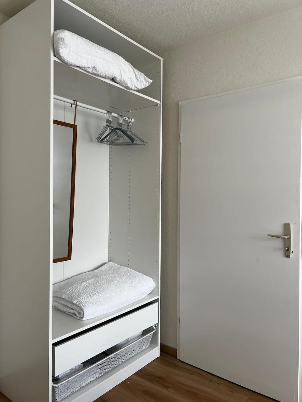 Bedroom, wardrobe