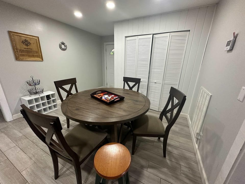 Marina Way Family Home House in Leesville