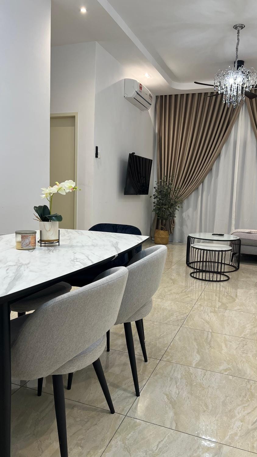 Living room, Dining area, Family, Family