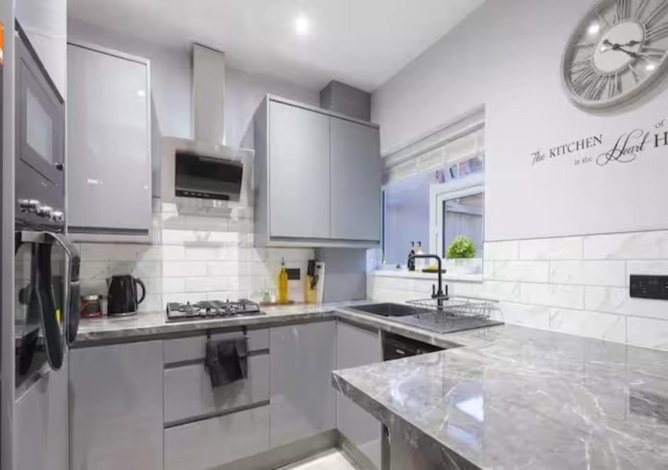 Kitchen or kitchenette, kitchen, kitchen