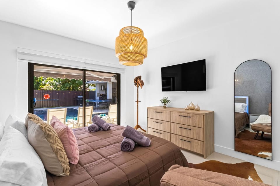 Bed, Photo of the whole room