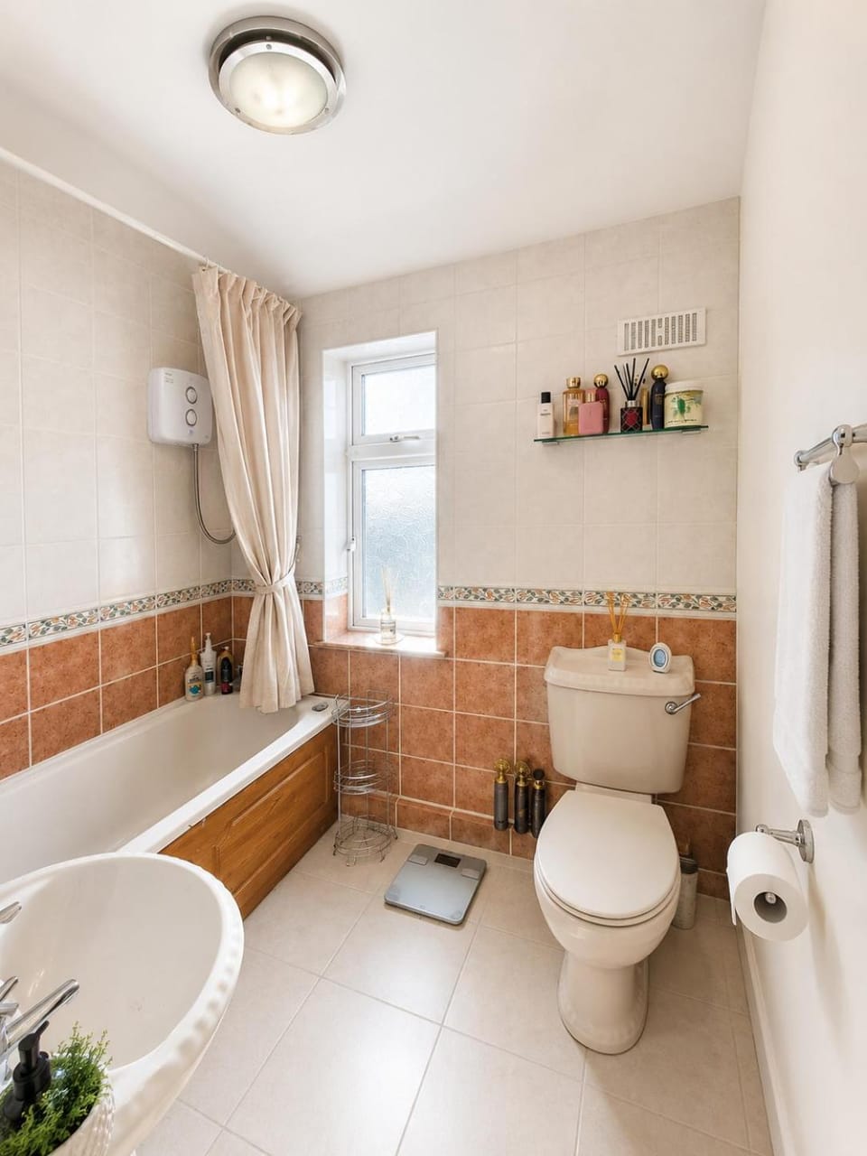 Shower, Toilet, Bathroom, Bedroom, towels