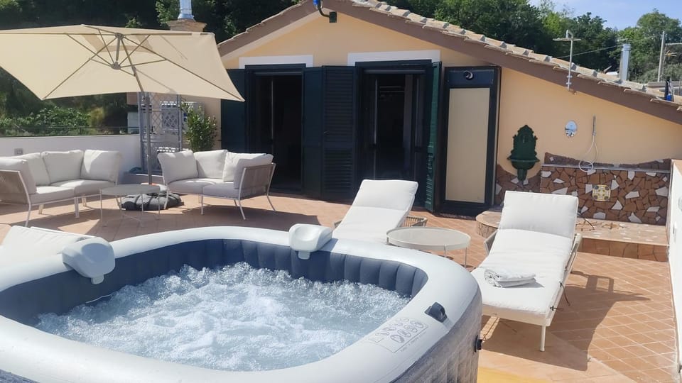 Natural landscape, Hot Tub, sunbed