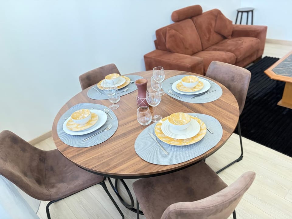 Living room, Dining area