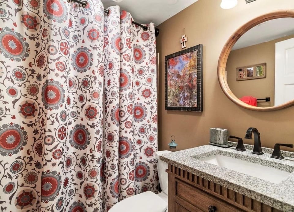 Mountain Bear Retreat,Wildlife,Pool Apartment in Gatlinburg
