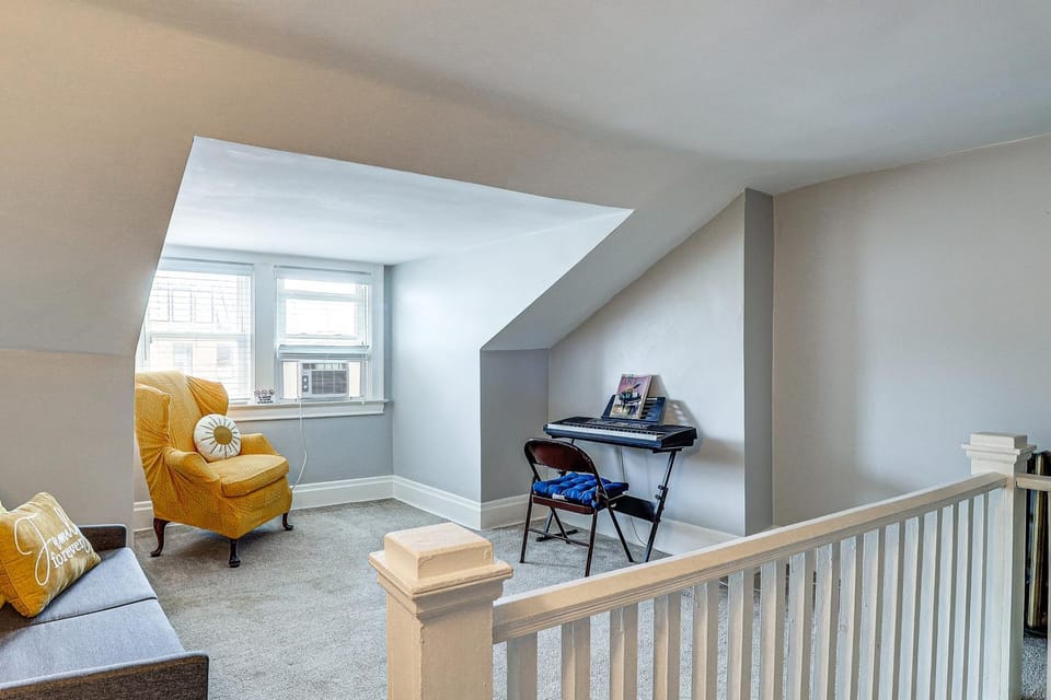 Walkable Lawrenceville Townhome w/ Patio! House in Pittsburgh