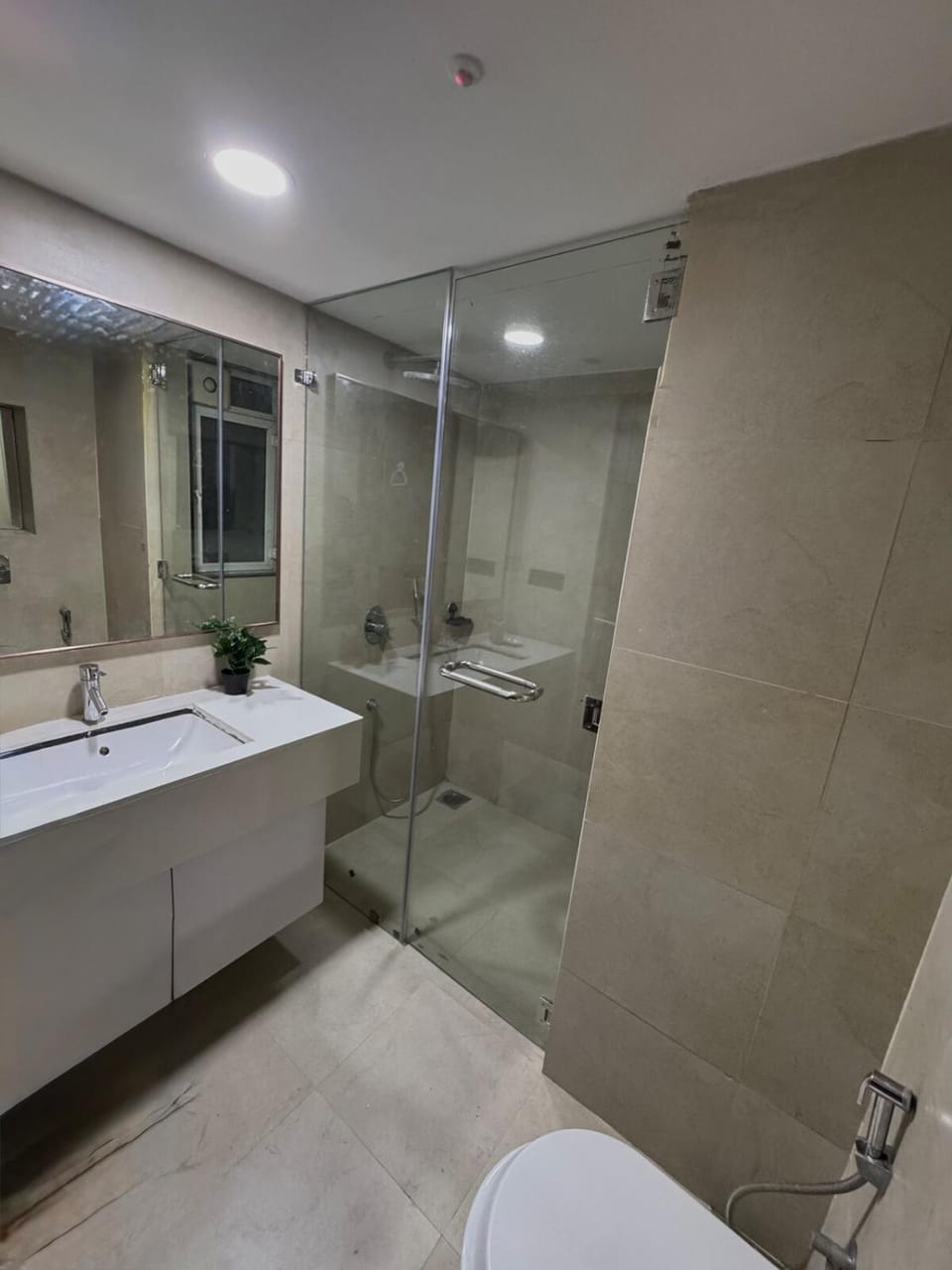 Aura The Golfview Retreat , 1BHK Belmondo Pune Apartment in Maharashtra