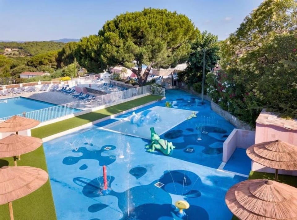 Mobil-home tout confort à Gassin Golfe de Saint-Tropez Campground/ 
RV Resort in Gassin