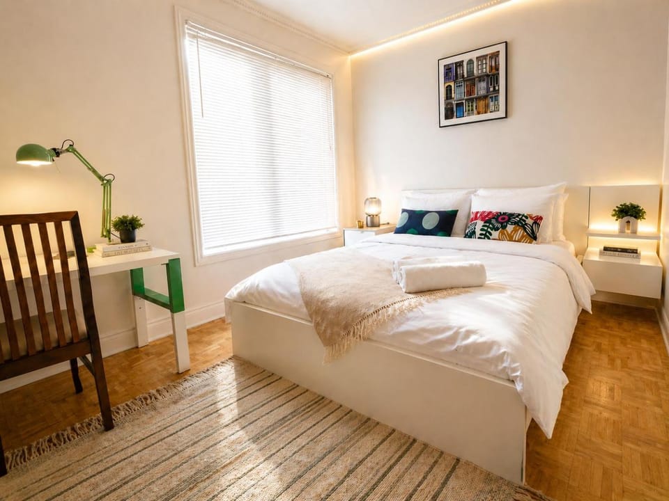 Toronto Downtown Stylish 2BR Suite Private Bath Walk to Ossington Subway Bed and Breakfast in Toronto