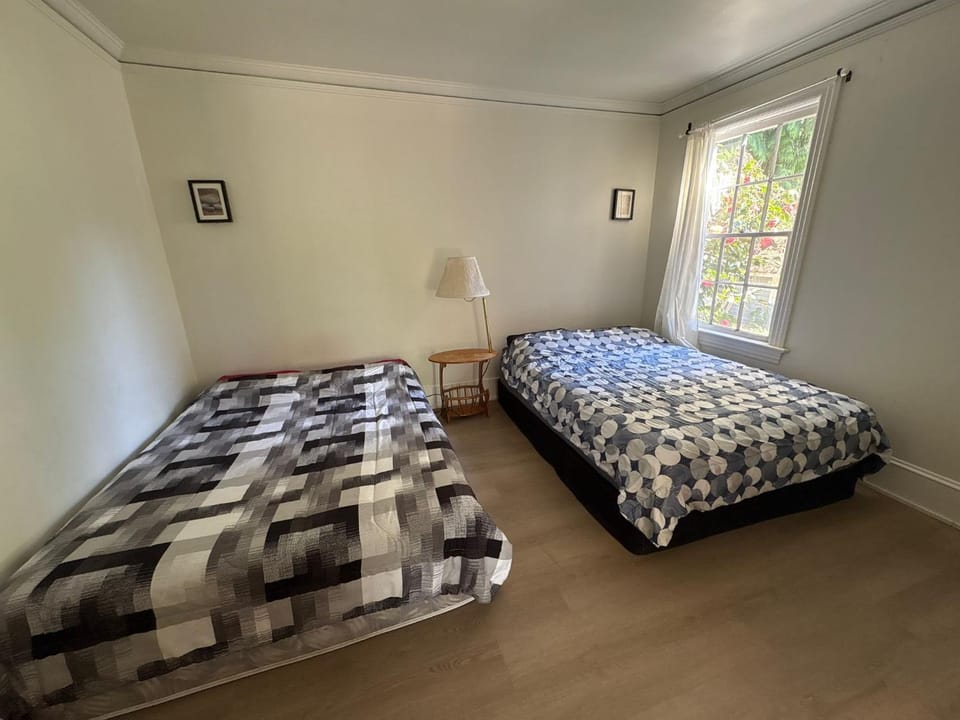 Vancouver Charm- Private Room, Free Parking, Near YVR Airport & Beach Vacation rental in Vancouver