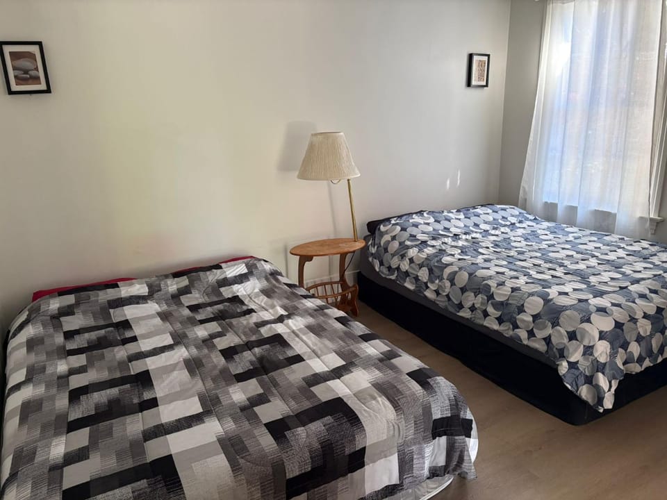 Vancouver Charm- Private Room, Free Parking, Near YVR Airport & Beach Vacation rental in Vancouver