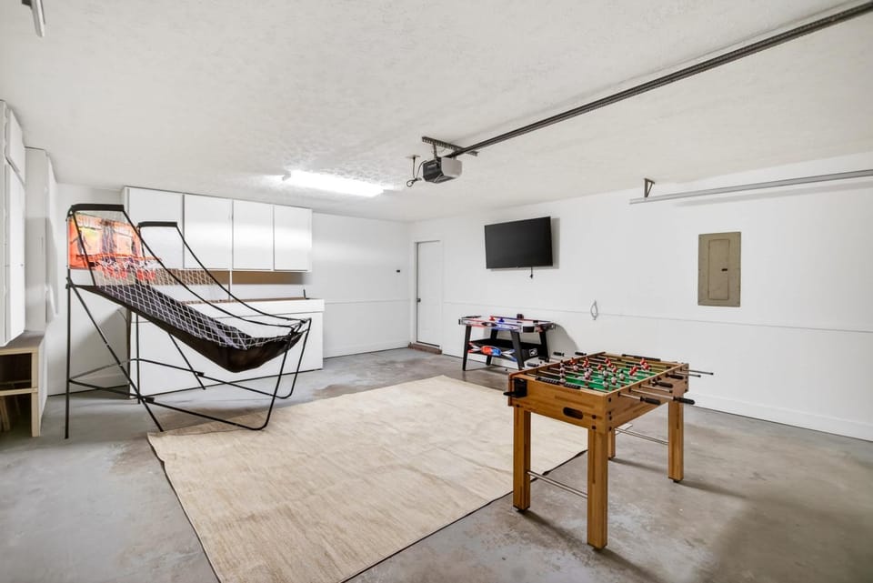 Renovated 3BR Retreat with Game Room House in Montgomery