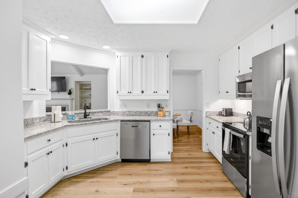 Renovated 3BR Retreat with Game Room House in Montgomery