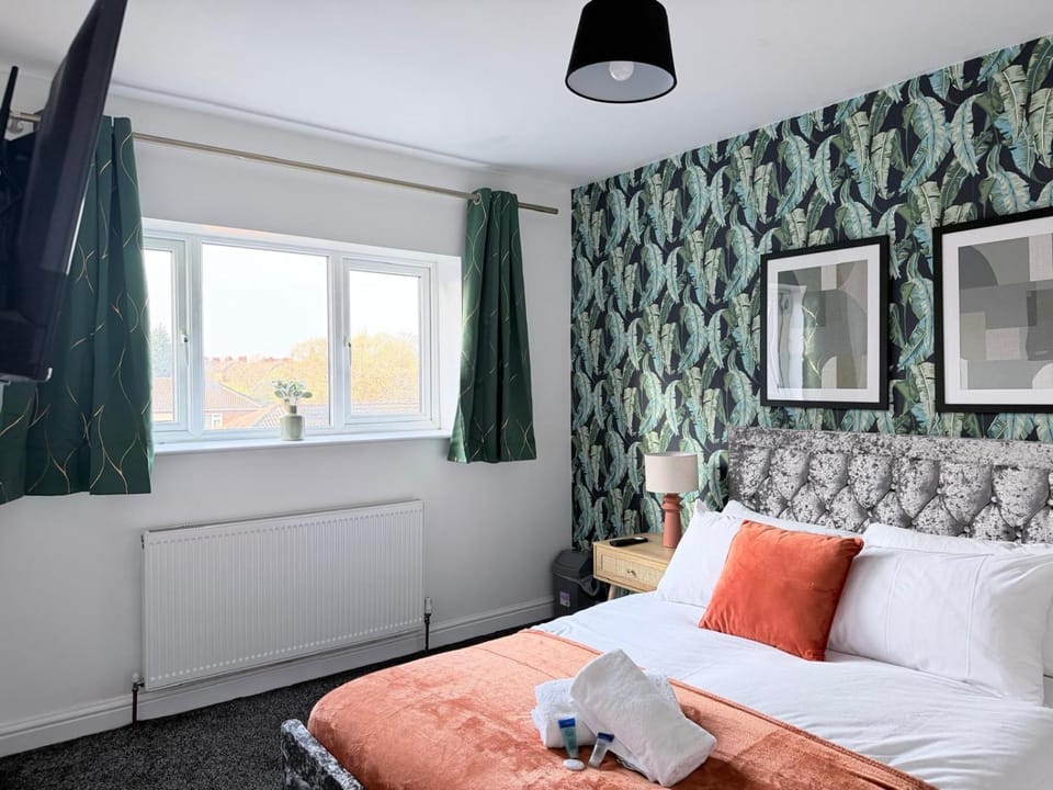 Soothing Stay Near Shopping and City Centres Vacation rental in Leeds