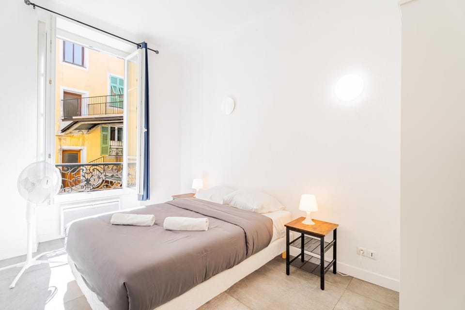 Meilleur emplacement de Nice, le Port, charme 3 Apartment in Nice