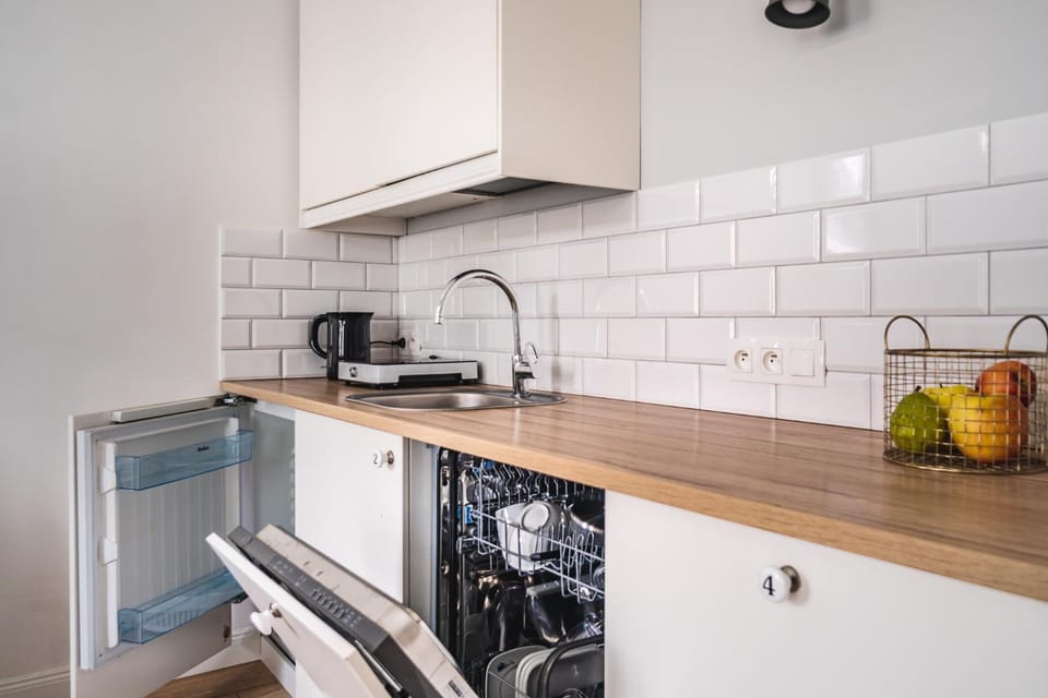 Kitchen or kitchenette, Living room