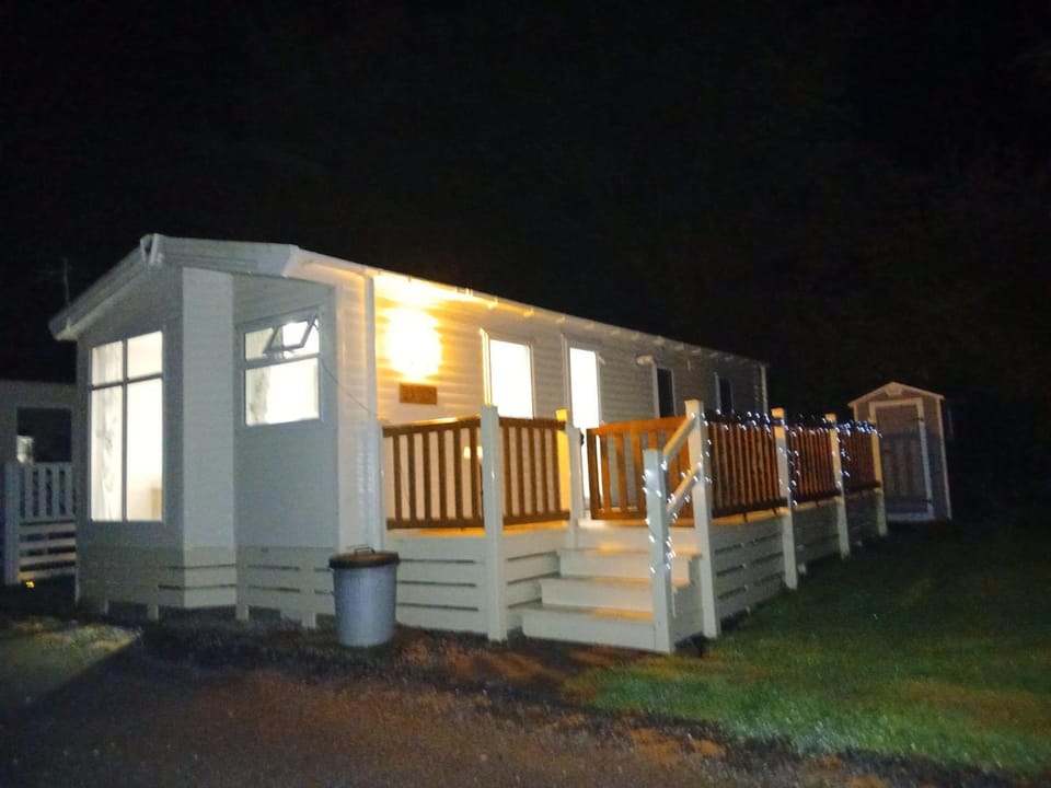 Property building, Night