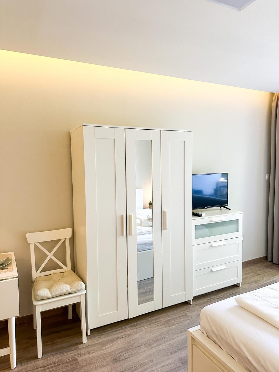 TV and multimedia, wardrobe