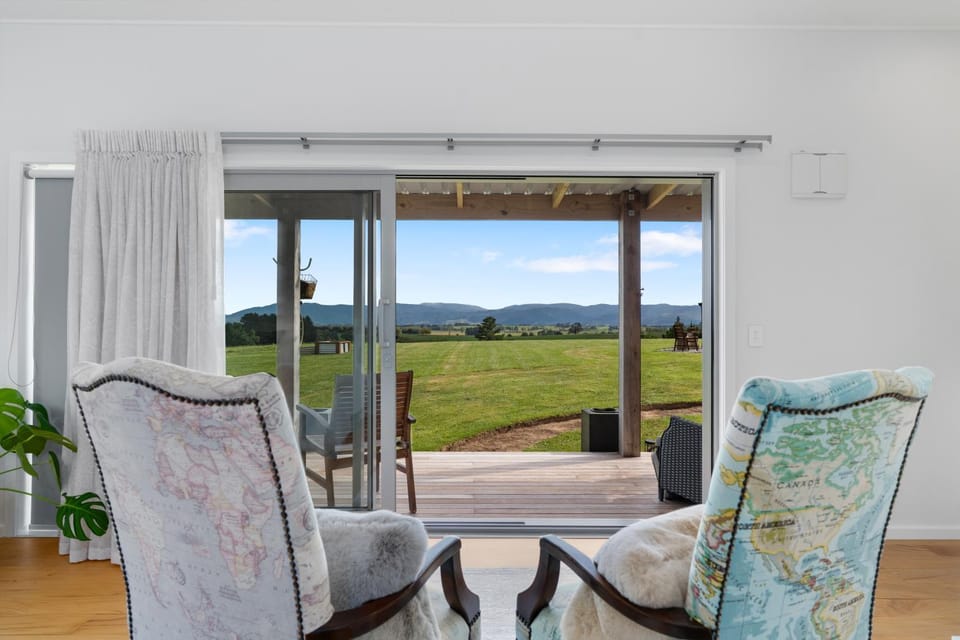 Day, Natural landscape, View (from property/room), Balcony/Terrace, Seating area, Mountain view