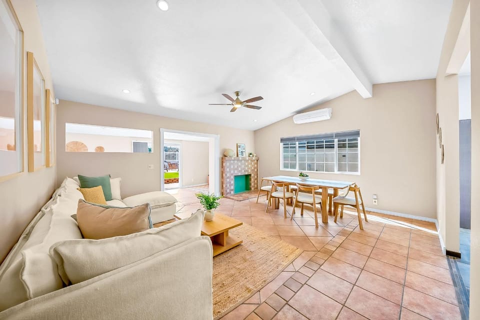 Clairemont Retreat l 4 BR Backyard Sauna House in La Jolla