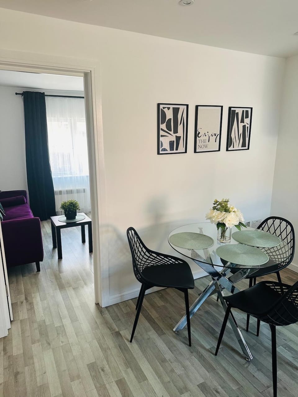 Stylish City Centre 1-Bed 5 Min Walk to Station Apartment in Huntingdonshire District