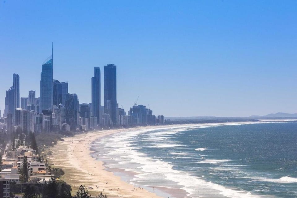 Luxurious Beachfront Retreat in Burleigh Heads Apartment in Burleigh Heads
