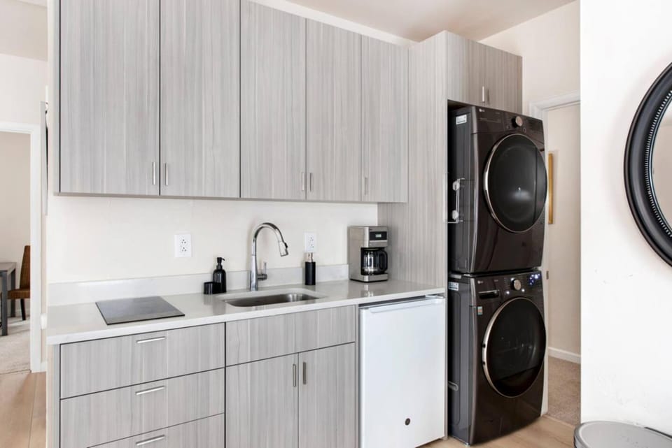 Hot Springs Getaway – Bright, Modern 2BR Townhouse Apartment in Glenwood Springs