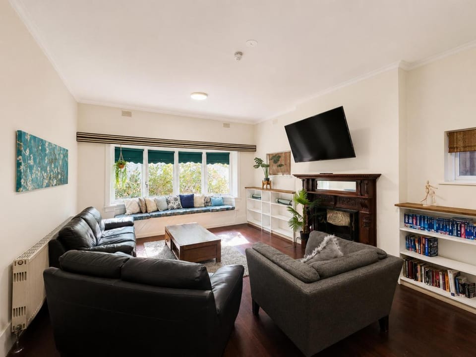 Barkly St - Budget Stay Near the Beach Bed and Breakfast in Saint Kilda