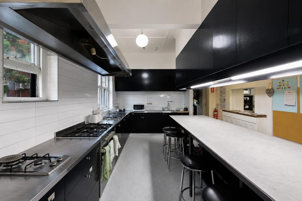 Barkly St - Budget Stay Near the Beach Bed and Breakfast in Saint Kilda