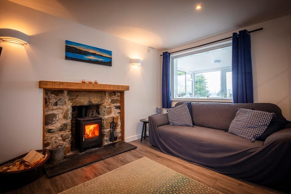 Ard Dhub House Your 3 Bedroom cottage retreat in Waternish House in Scotland