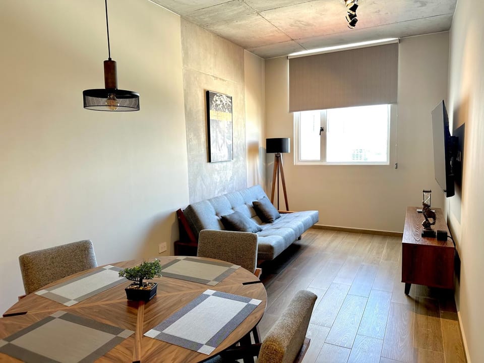 TV and multimedia, Living room, Seating area, Dining area