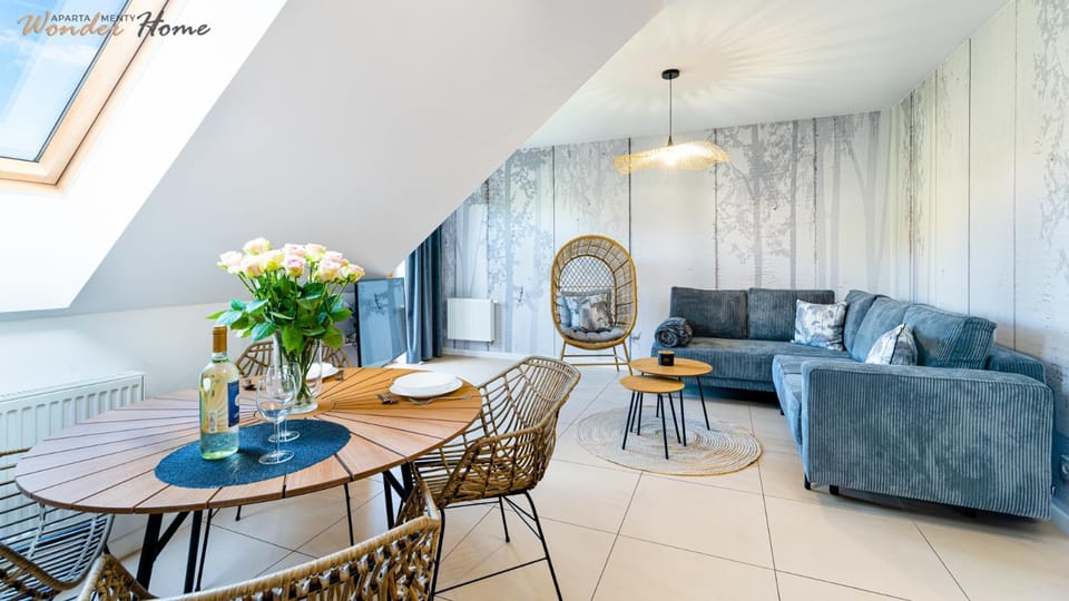 Bed, TV and multimedia, Living room, Seating area, Dining area