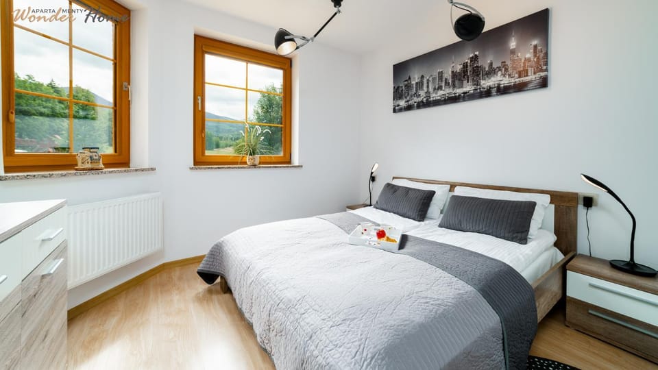Bed, Photo of the whole room, Decorative detail, Bedroom