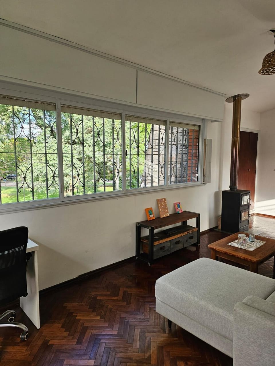 Apartamento con gran balcón frente a parque Apartment in Montevideo Department, Uruguay