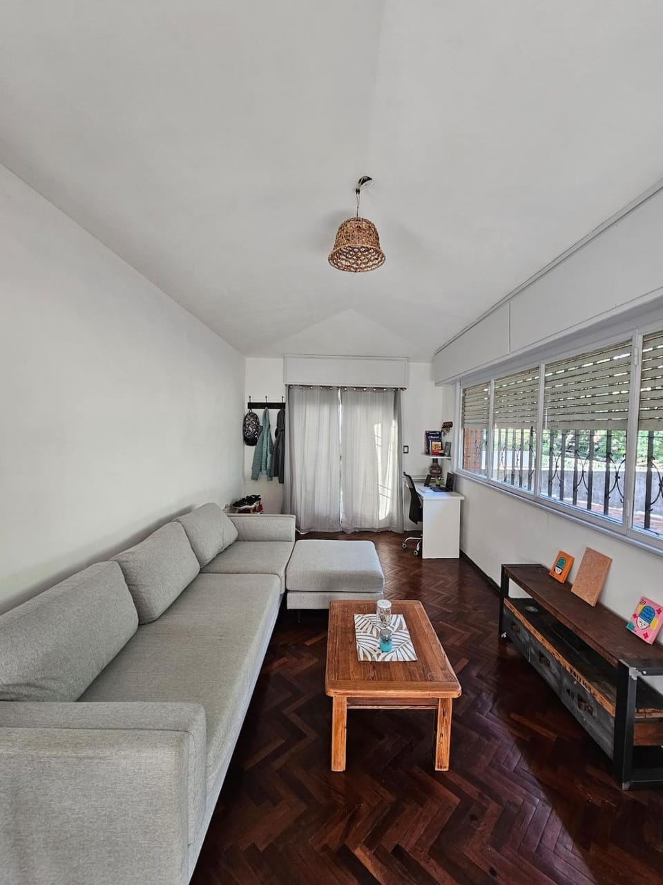 Apartamento con gran balcón frente a parque Apartment in Montevideo Department, Uruguay